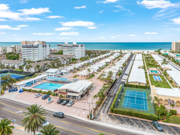 Beachside Vacation Retreat - Great Amenities
